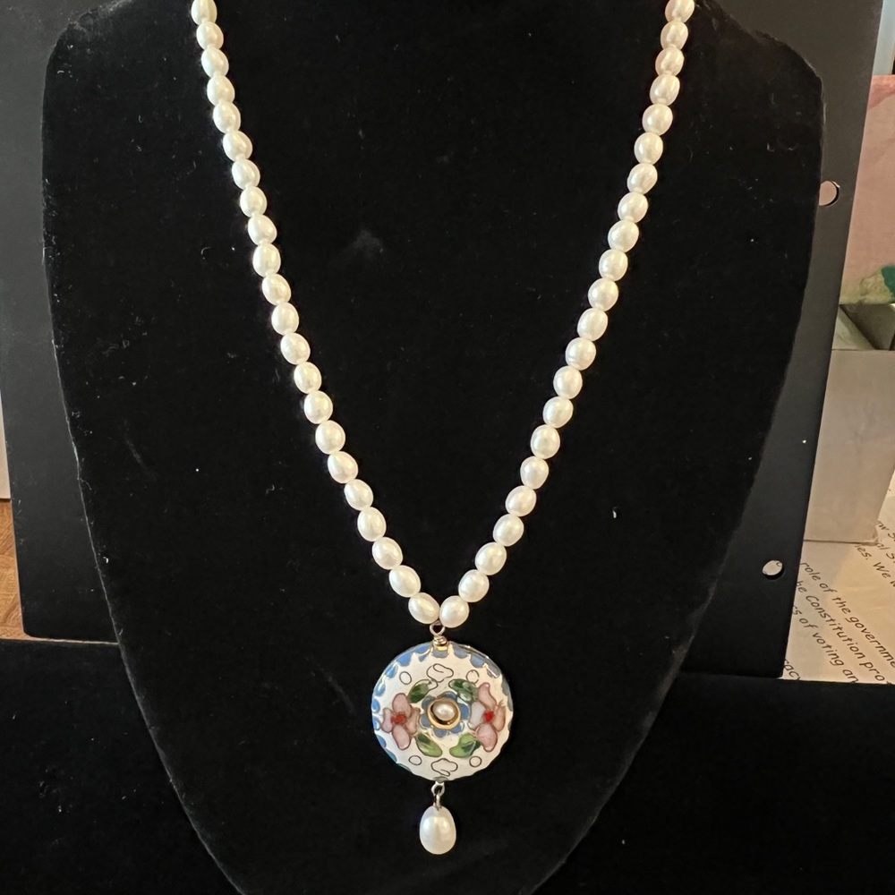 Vintage Cultured Pearl & Cloisonné Enamel Donut Pendant Dangle Necklace